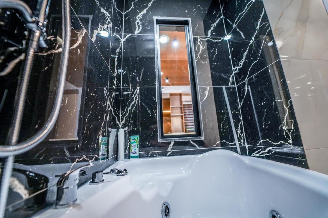Haris Luxury Apartment No.4 Tiranë Ngoại thất bức ảnh